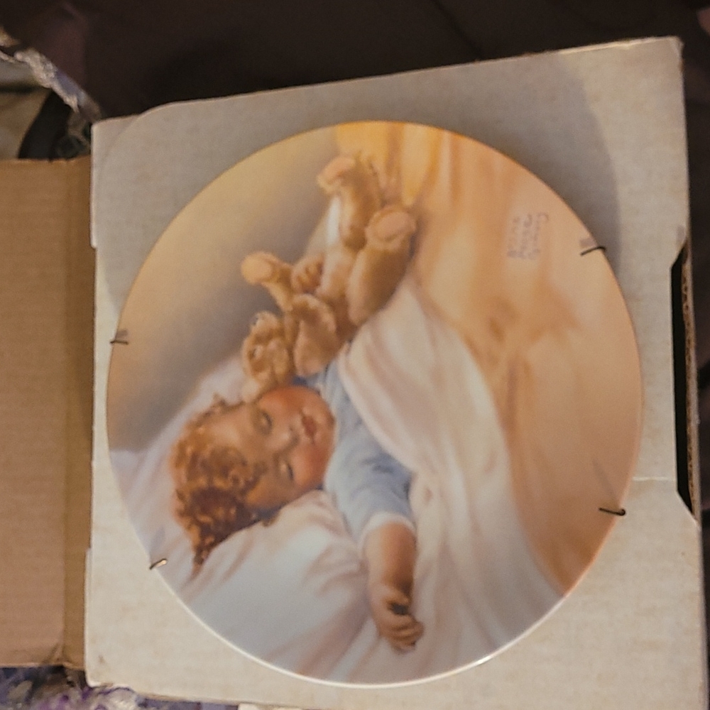 Vintage 1981 Bessie Pease Gutmann Happy Dreams decorative plate